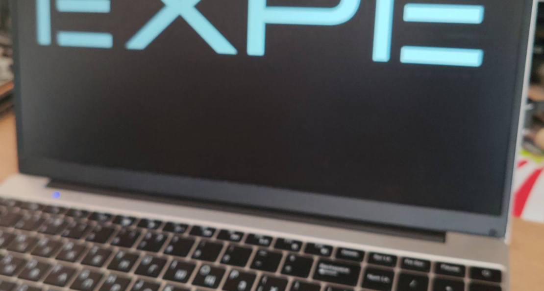Ноутбук EXPE при запуске системы отрубается , Фотоотчёт по заказу №00000166